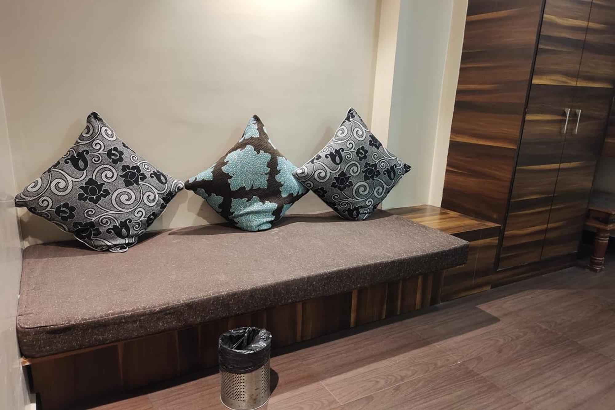 Hotel Rang Mahal Near Jaipur International Airport 외부 사진