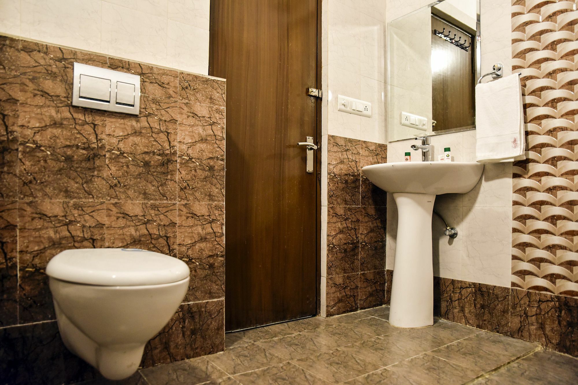 Hotel Rang Mahal Near Jaipur International Airport 외부 사진