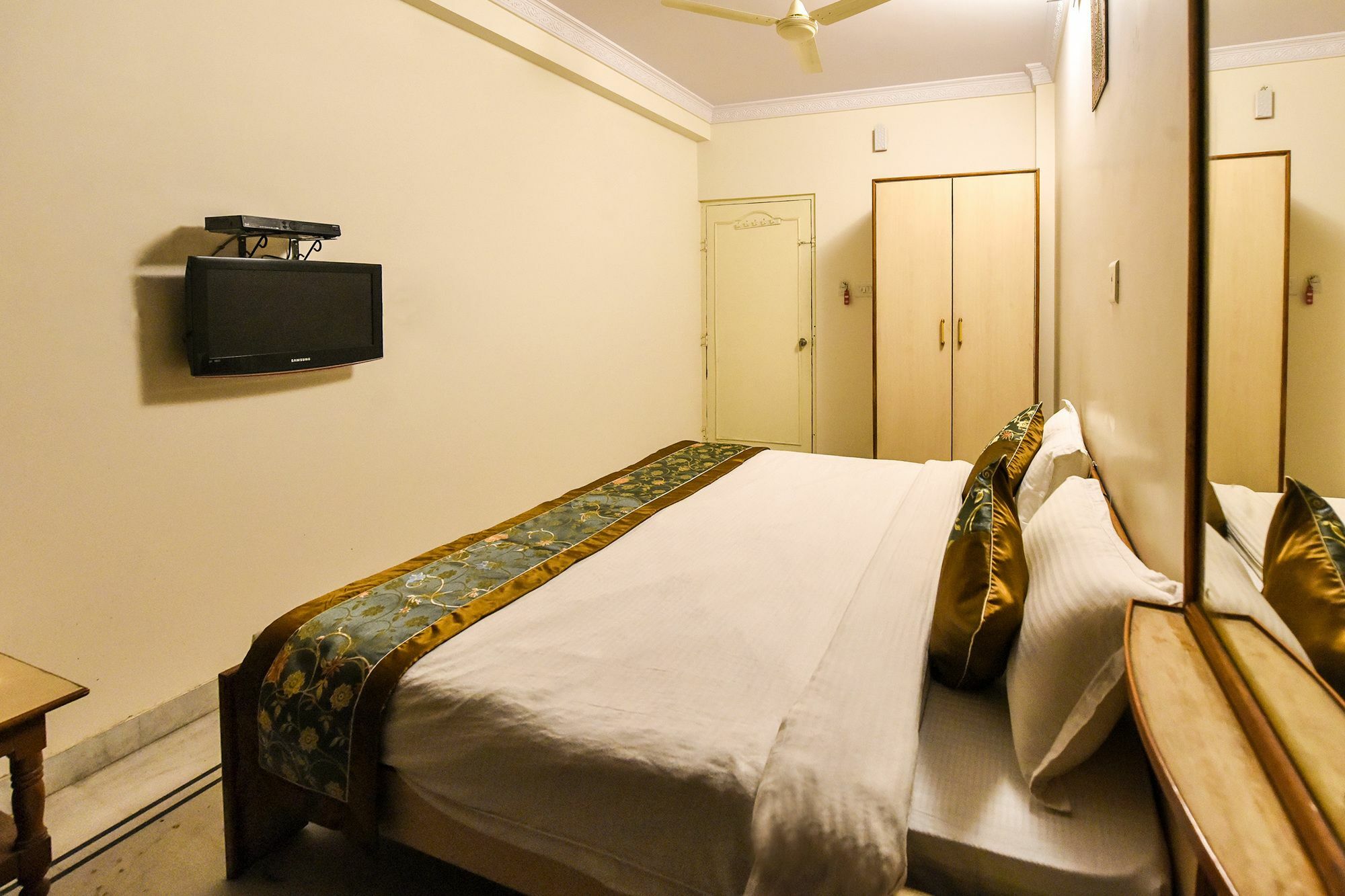Hotel Rang Mahal Near Jaipur International Airport 외부 사진